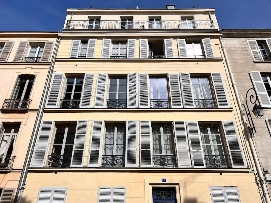 Le Majestueux Au Centre Ville De 凡尔赛 外观 照片